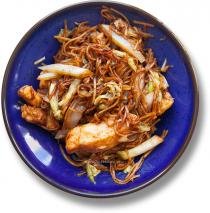 Яичная лапша с курицей и пекинской капустой