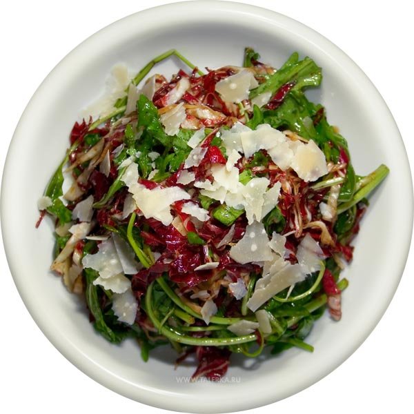 Салат радиккио с руколой